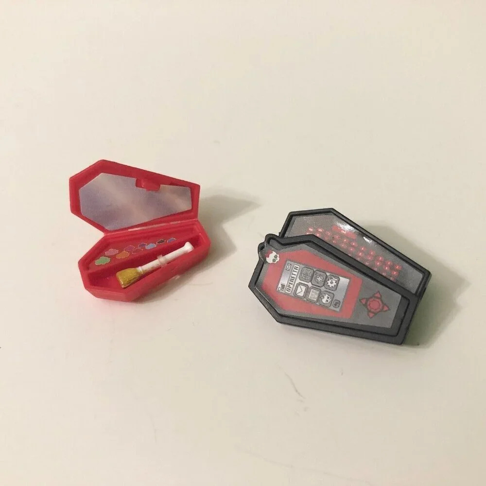 Monster High Doll Operetta Dot Dead Gorgeous Red Compact with Brush iCoffin Cell